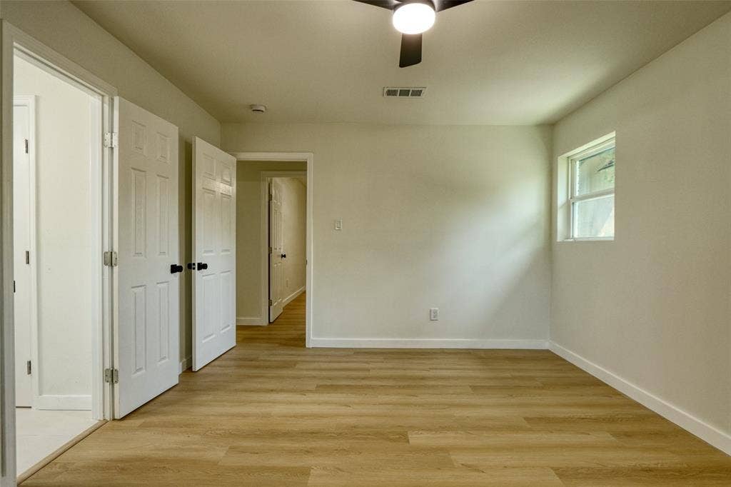 729 Oakwood Avenue, Hurst, TX 76053 729 Oakwood Avenue, Hurst, TX 76053