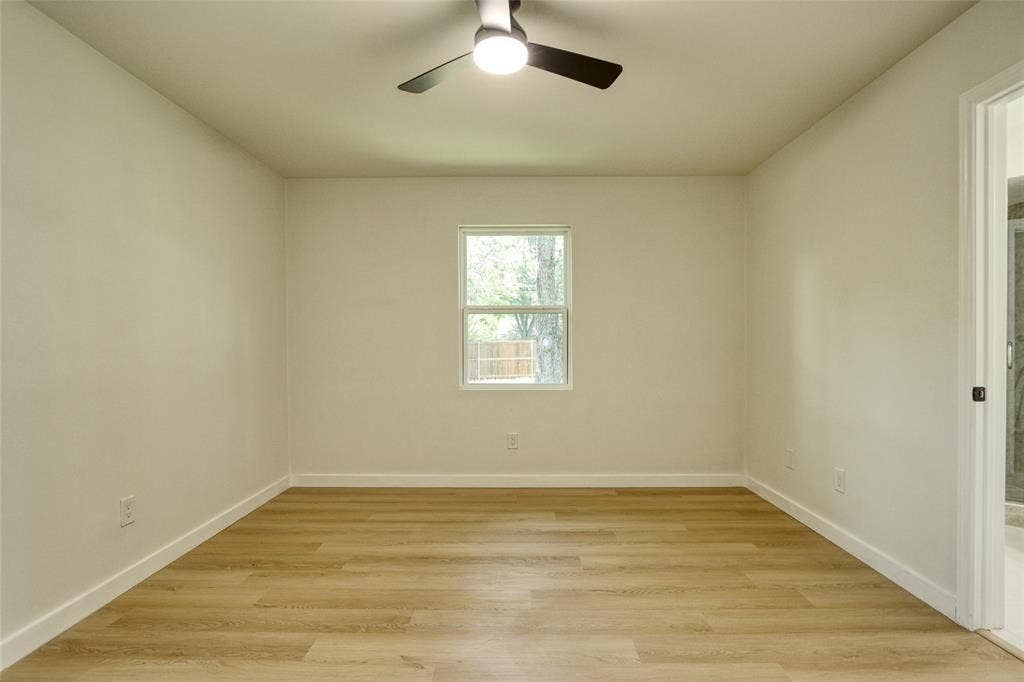 729 Oakwood Avenue, Hurst, TX 76053 729 Oakwood Avenue, Hurst, TX 76053