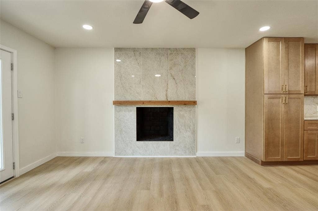 729 Oakwood Avenue, Hurst, TX 76053 729 Oakwood Avenue, Hurst, TX 76053