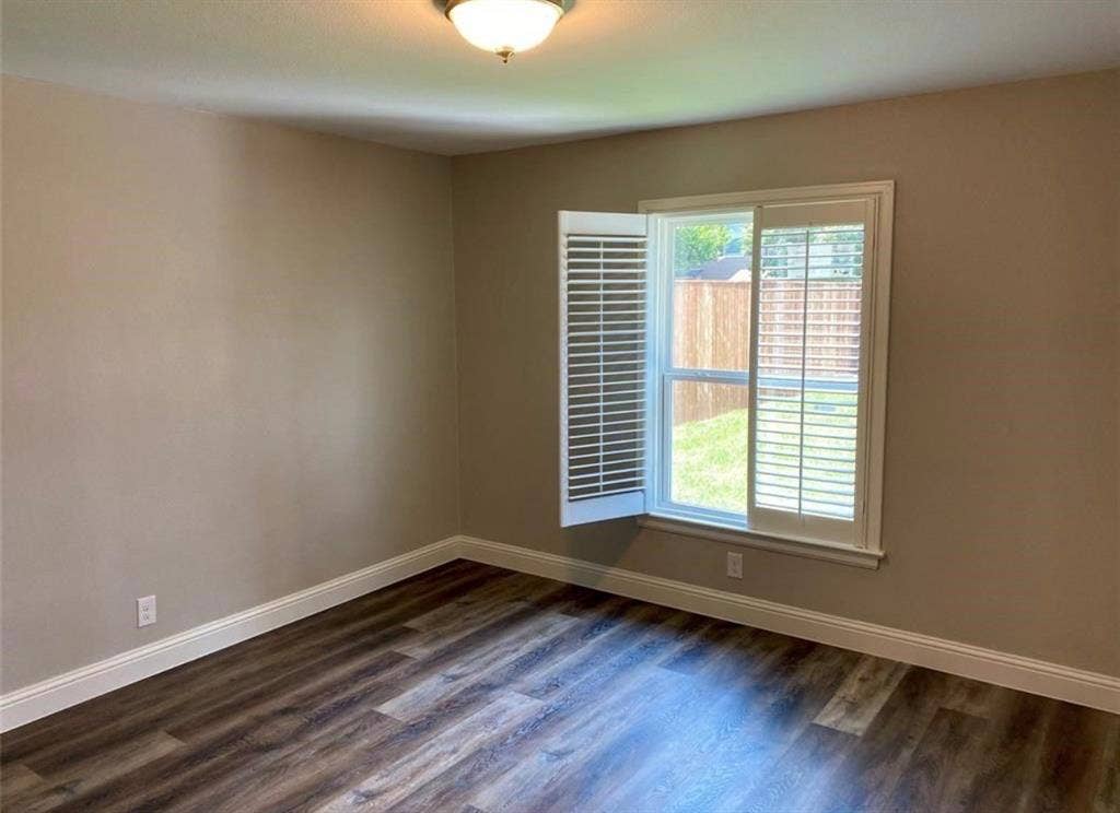 4906 W Mockingbird Lane, Dallas, TX 75209 Back bedroom