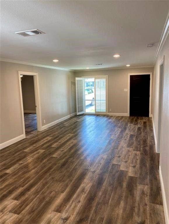 4906 W Mockingbird Lane, Dallas, TX 75209 View toward entry at front door
