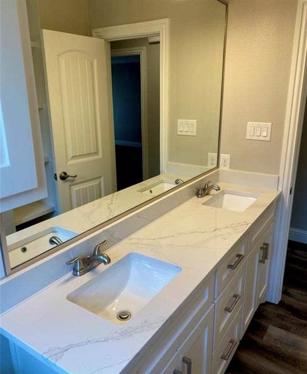 4906 W Mockingbird Lane, Dallas, TX 75209 Hall bathroom