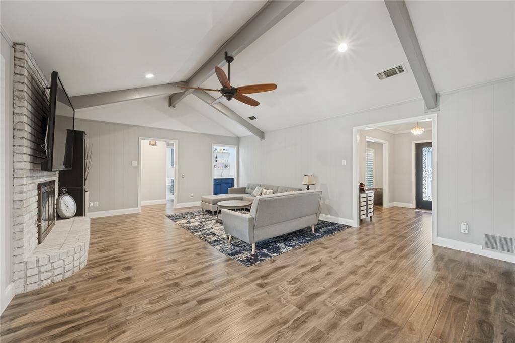 2002 Elmhurst Drive, Arlington, TX 76012
