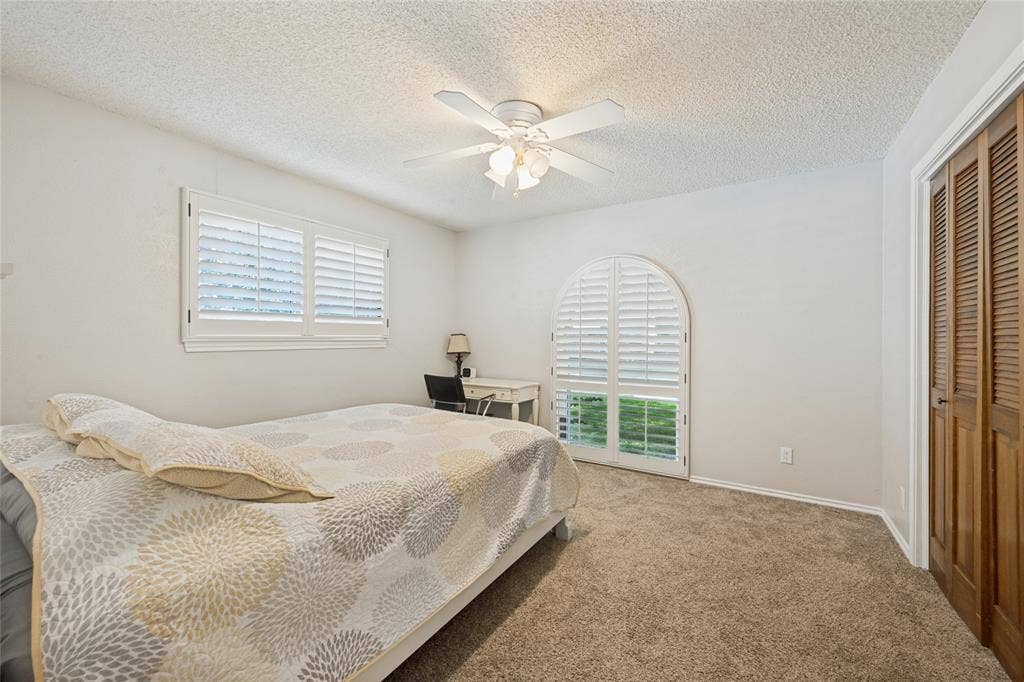 2002 Elmhurst Drive, Arlington, TX 76012