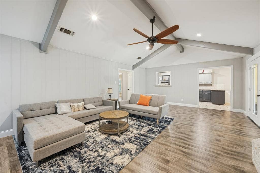 2002 Elmhurst Drive, Arlington, TX 76012