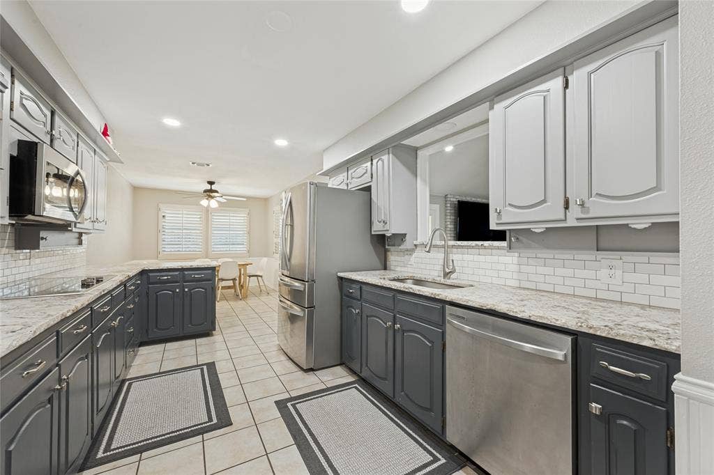 2002 Elmhurst Drive, Arlington, TX 76012