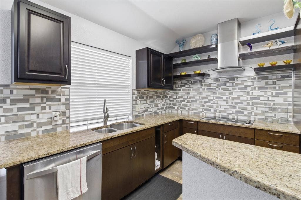 2707 Rocky Creek Drive, Mansfield, TX 76063