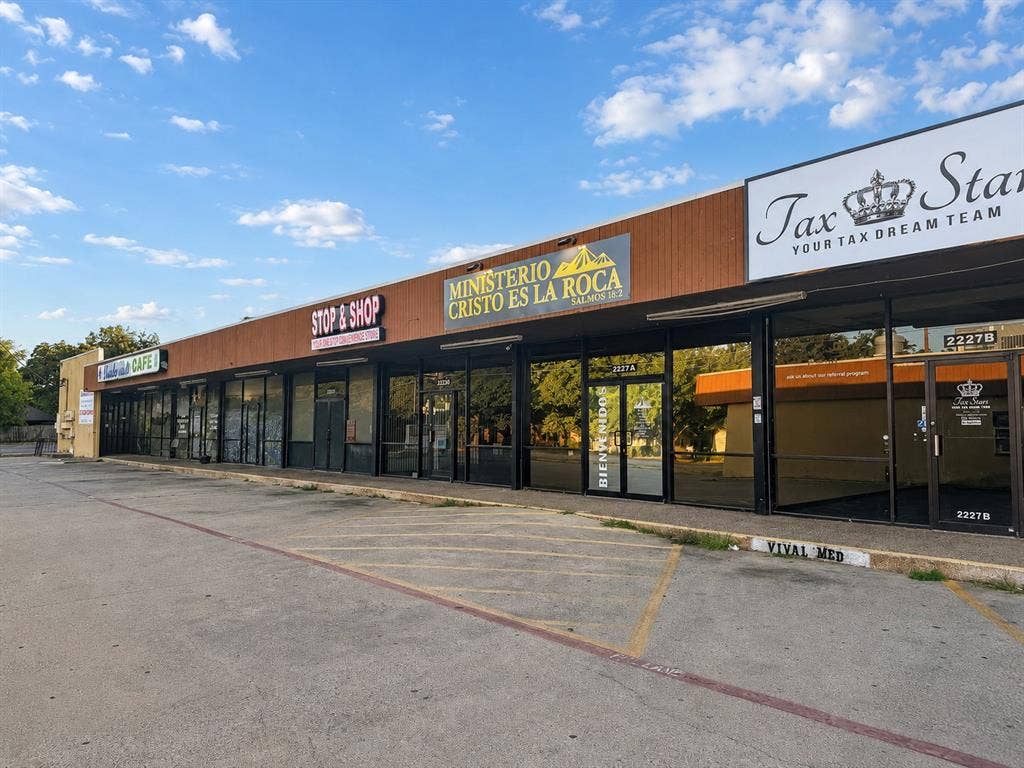 2225 Haltom Rd, Haltom City, TX 76117 2225 Haltom Rd, Haltom City, TX 76117