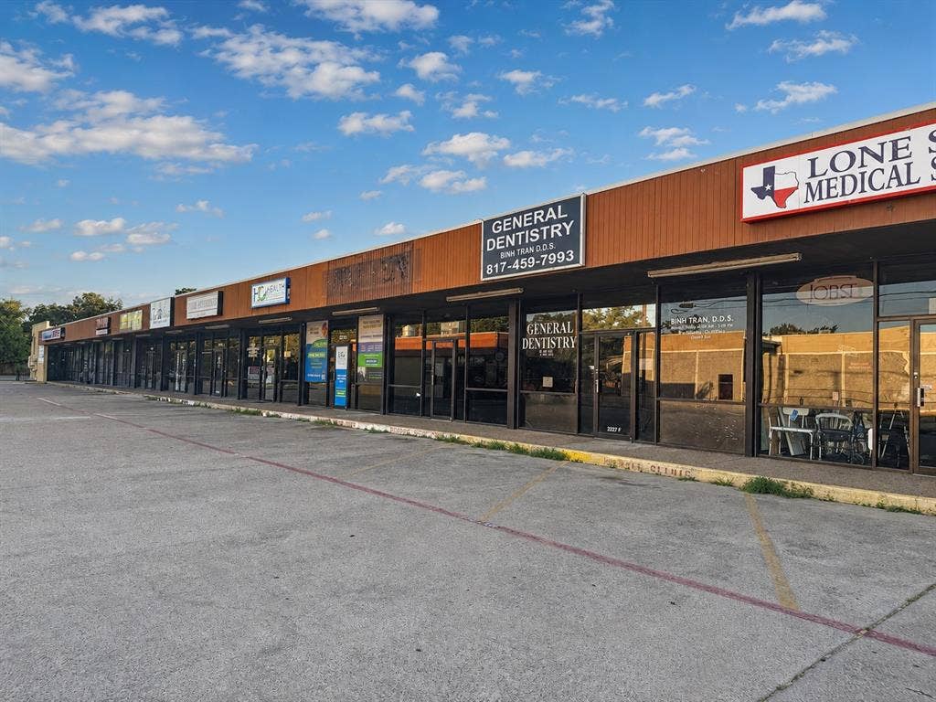 2225 Haltom Rd, Haltom City, TX 76117 2225 Haltom Rd, Haltom City, TX 76117