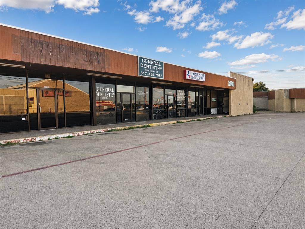 2225 Haltom Rd, Haltom City, TX 76117 2225 Haltom Rd, Haltom City, TX 76117
