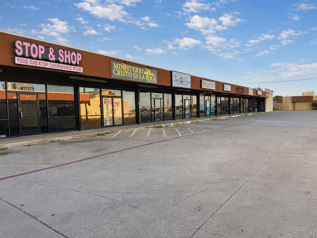 2225 Haltom Rd, Haltom City, TX 76117 2225 Haltom Rd, Haltom City, TX 76117