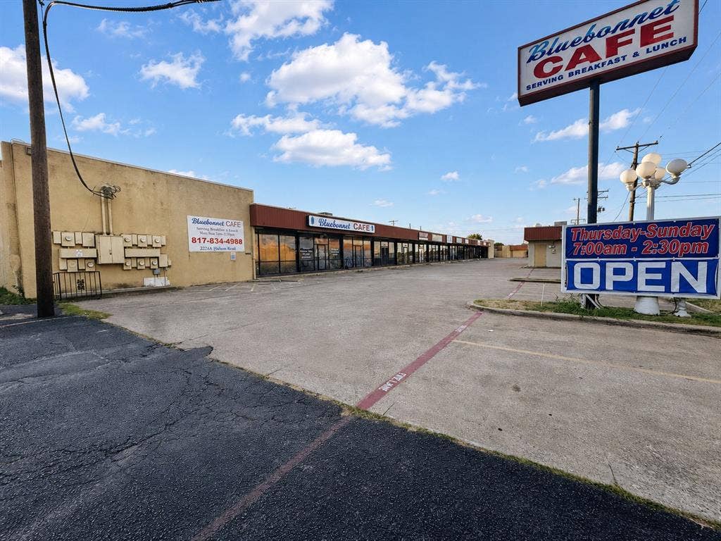 2225 Haltom Rd, Haltom City, TX 76117 2225 Haltom Rd, Haltom City, TX 76117