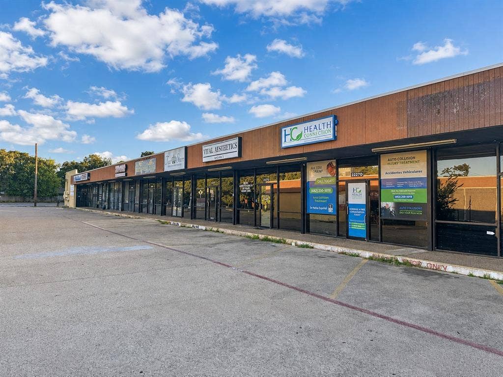 2225 Haltom Rd, Haltom City, TX 76117 2225 Haltom Rd, Haltom City, TX 76117
