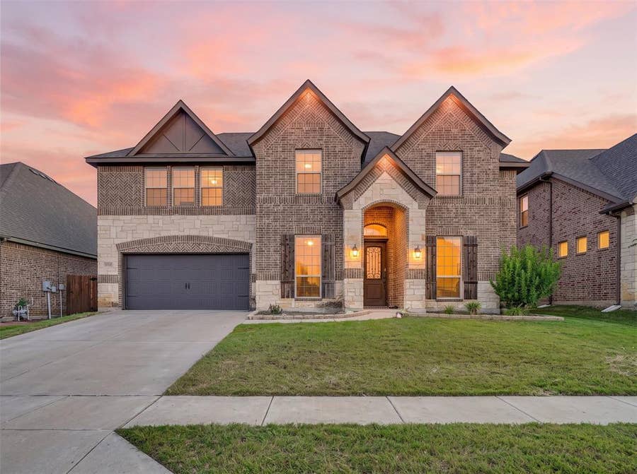 Property photo for 8705 Cloudyway Drive, Fort Worth, TX