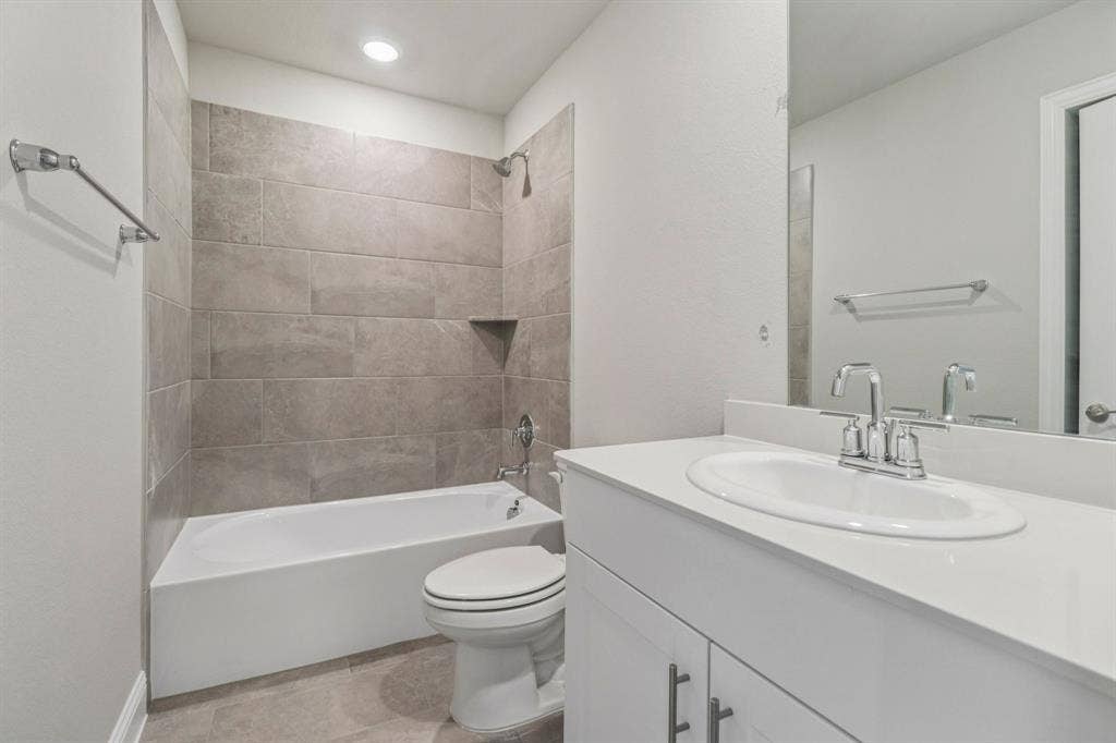 6002 Timberhurst Drive, Princeton, TX 75071 Photo is not of the actual home, but is an inspirational photo of builder’s model home and may depict options, furnishings, and/or decorator features that are not included.