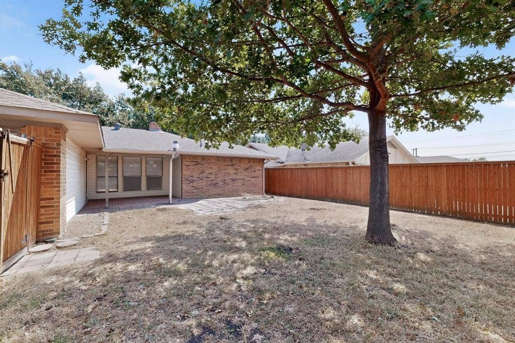 2009 Glencrest Lane, Garland, TX 75040 2009 Glencrest Lane, Garland, TX 75040