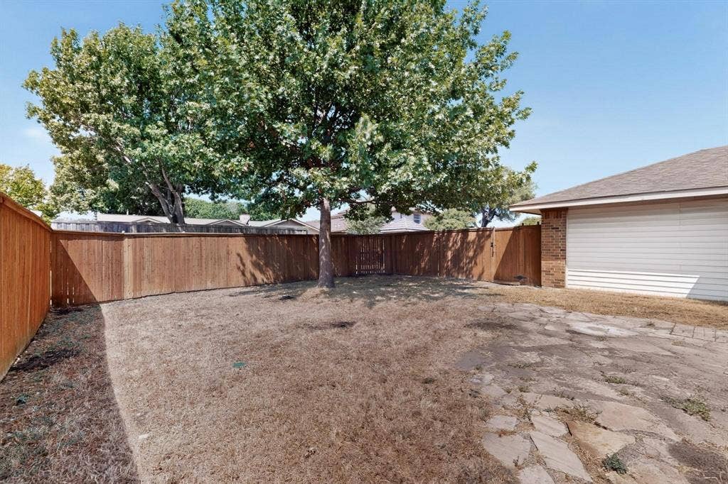 2009 Glencrest Lane, Garland, TX 75040 2009 Glencrest Lane, Garland, TX 75040