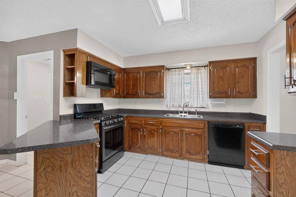2009 Glencrest Lane, Garland, TX 75040 2009 Glencrest Lane, Garland, TX 75040