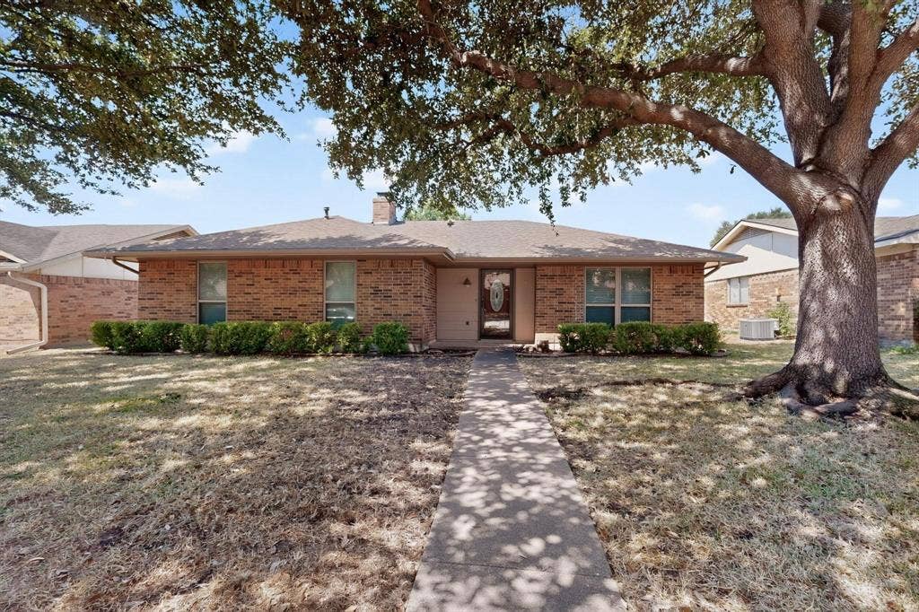2009 Glencrest Lane, Garland, TX 75040 2009 Glencrest Lane, Garland, TX 75040