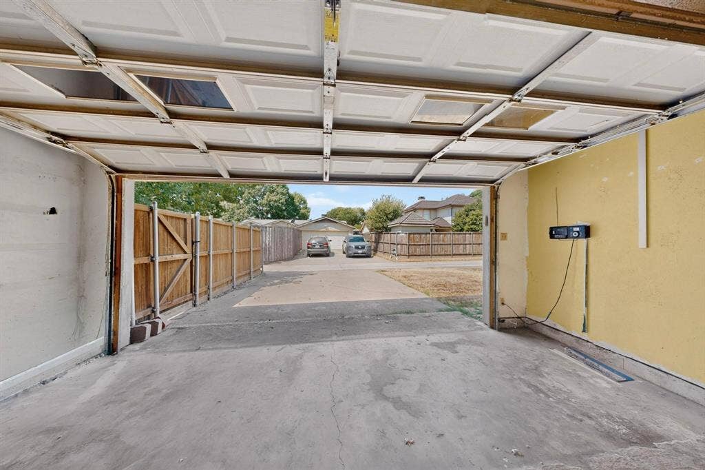 2009 Glencrest Lane, Garland, TX 75040 2009 Glencrest Lane, Garland, TX 75040