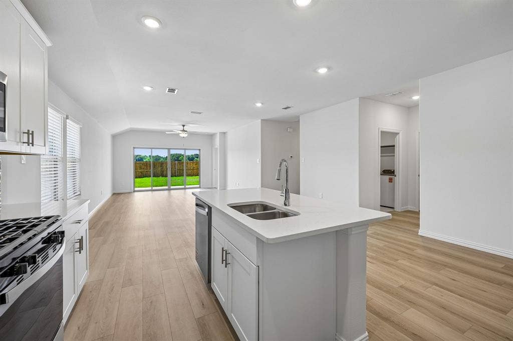 2118 Cottongrass Drive, Sherman, TX 75092 Photo is not of the actual home, but is an inspirational photo of builder’s model home and may depict options, furnishings, and/or decorator features that are not included.