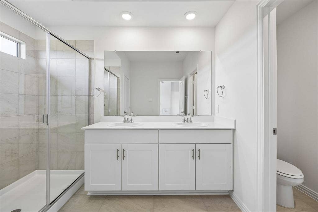 2118 Cottongrass Drive, Sherman, TX 75092 Photo is not of the actual home, but is an inspirational photo of builder’s model home and may depict options, furnishings, and/or decorator features that are not included.