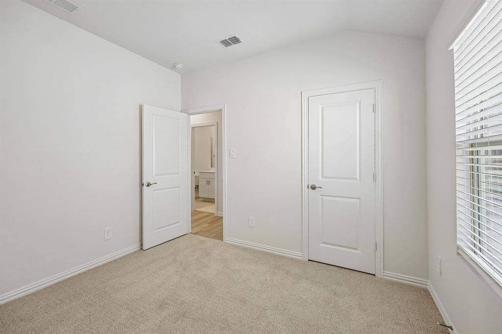 2118 Cottongrass Drive, Sherman, TX 75092 Photo is not of the actual home, but is an inspirational photo of builder’s model home and may depict options, furnishings, and/or decorator features that are not included.