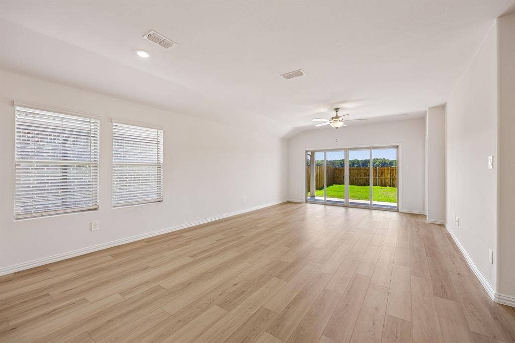 2118 Cottongrass Drive, Sherman, TX 75092 Photo is not of the actual home, but is an inspirational photo of builder’s model home and may depict options, furnishings, and/or decorator features that are not included.