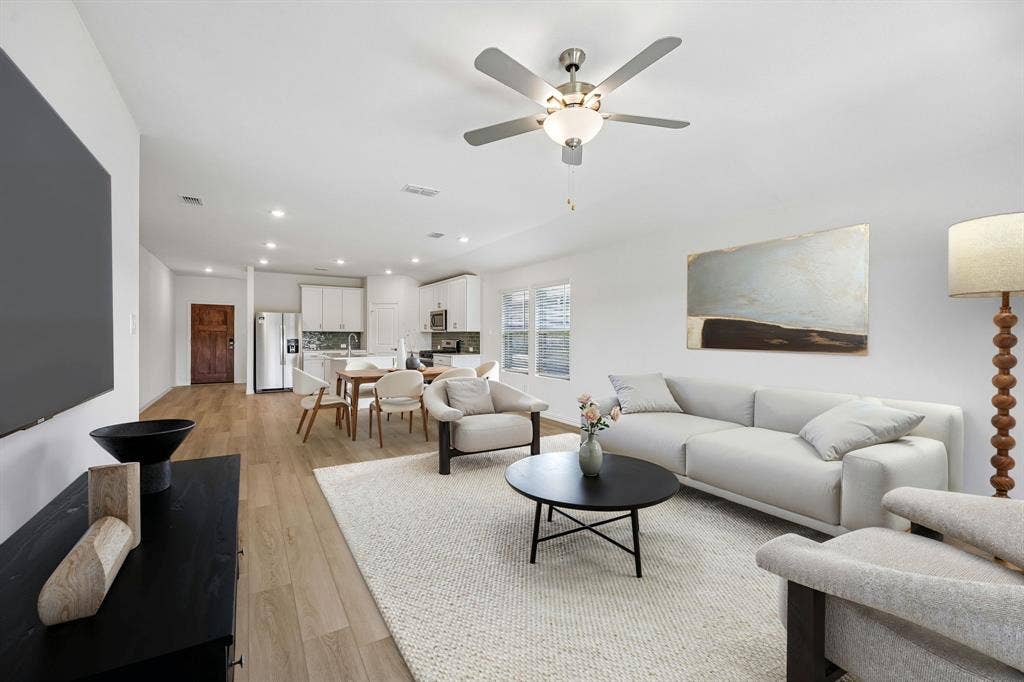 2118 Cottongrass Drive, Sherman, TX 75092 Photo is not of the actual home, but is an inspirational photo of builder’s model home and may depict options, furnishings, and/or decorator features that are not included.