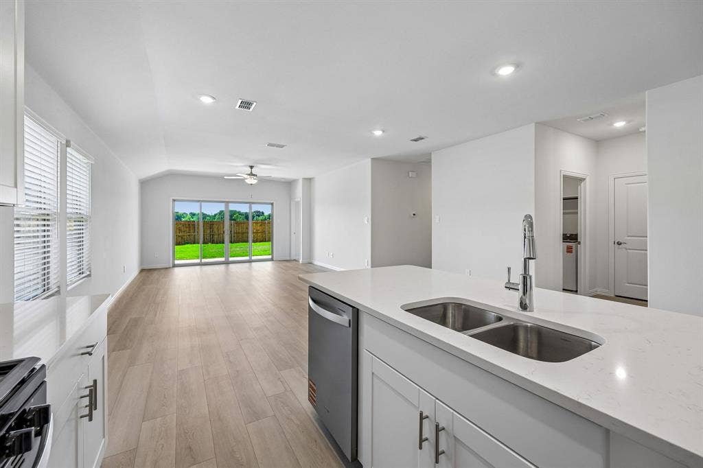 2118 Cottongrass Drive, Sherman, TX 75092 Photo is not of the actual home, but is an inspirational photo of builder’s model home and may depict options, furnishings, and/or decorator features that are not included.