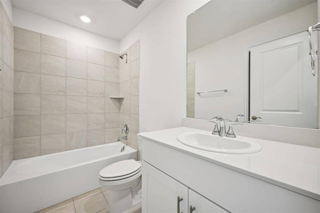 Photo is not of the actual home, but is an inspirational photo of builder’s model home and may depict options, furnishings, and/or decorator features that are not included.