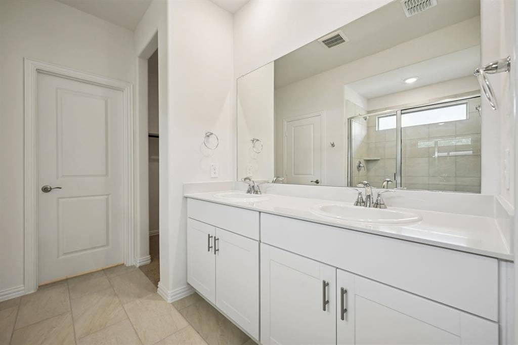 Photo is not of the actual home, but is an inspirational photo of builder’s model home and may depict options, furnishings, and/or decorator features that are not included.