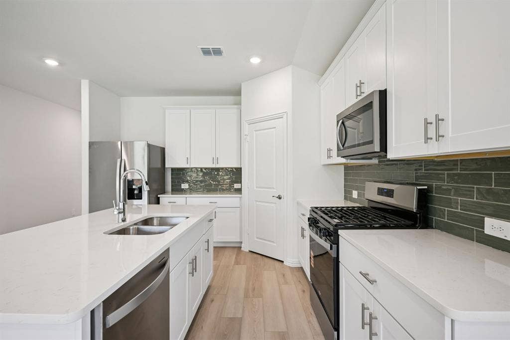 Photo is not of the actual home, but is an inspirational photo of builder’s model home and may depict options, furnishings, and/or decorator features that are not included.