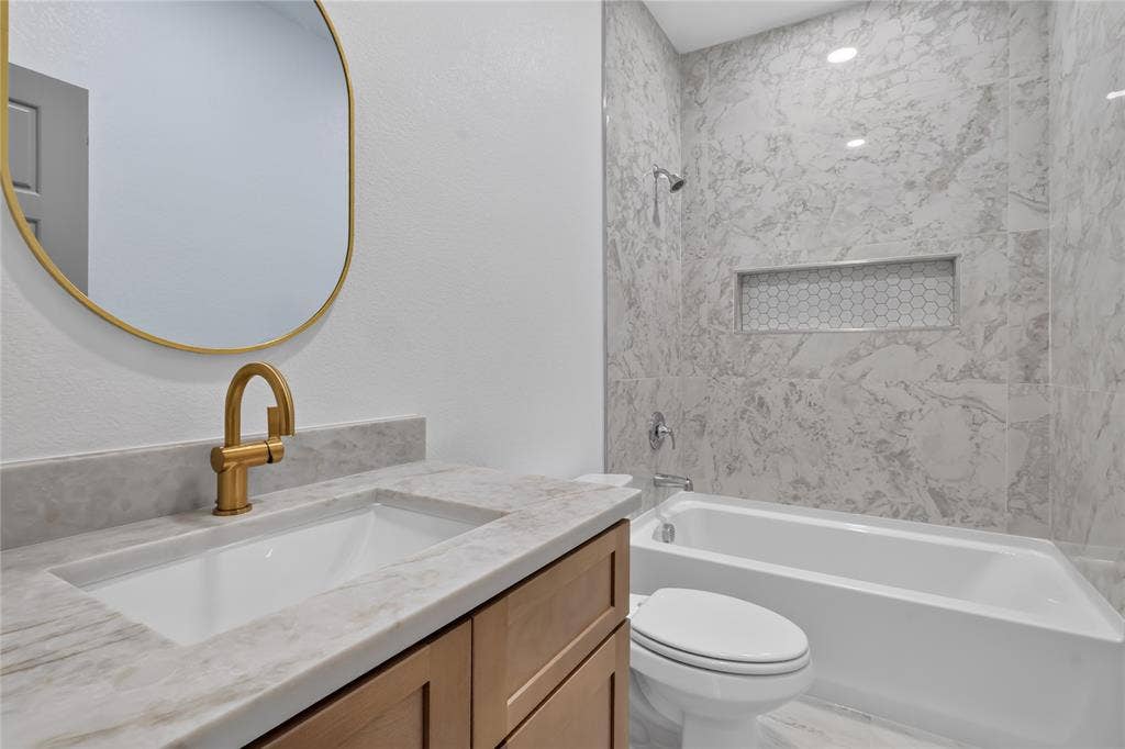 712 E 10th Street, Kemp, TX 75143 712 E 10th Street, Kemp, TX 75143