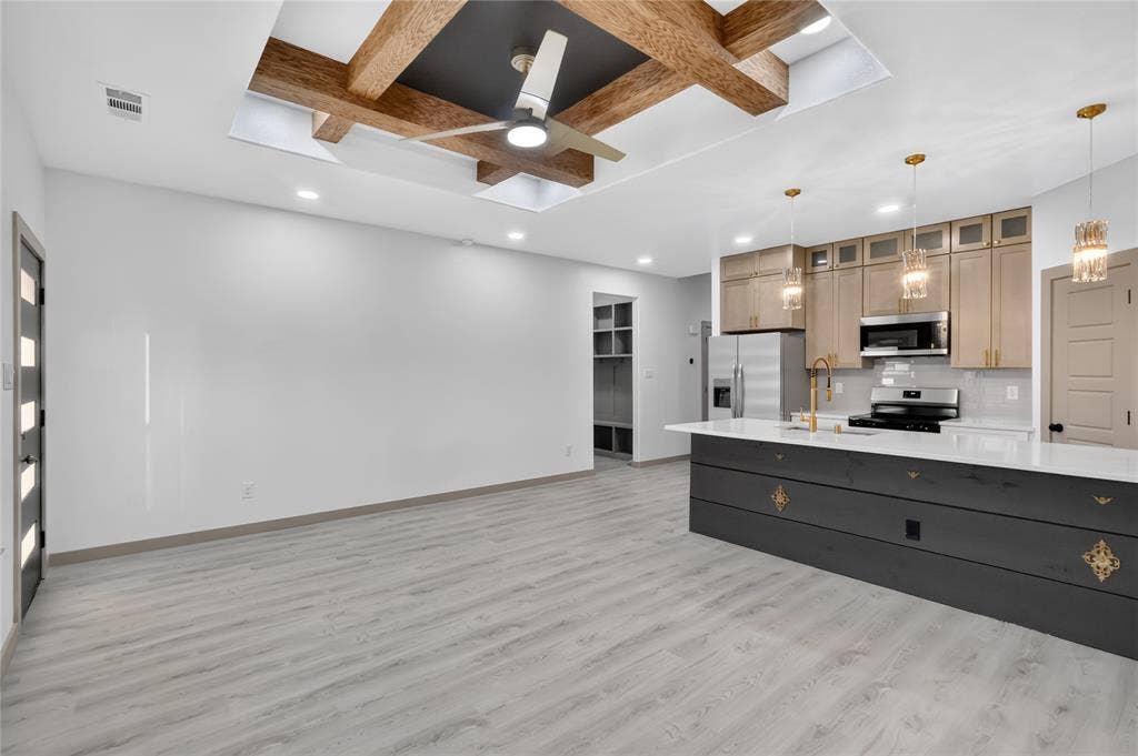 712 E 10th Street, Kemp, TX 75143 712 E 10th Street, Kemp, TX 75143