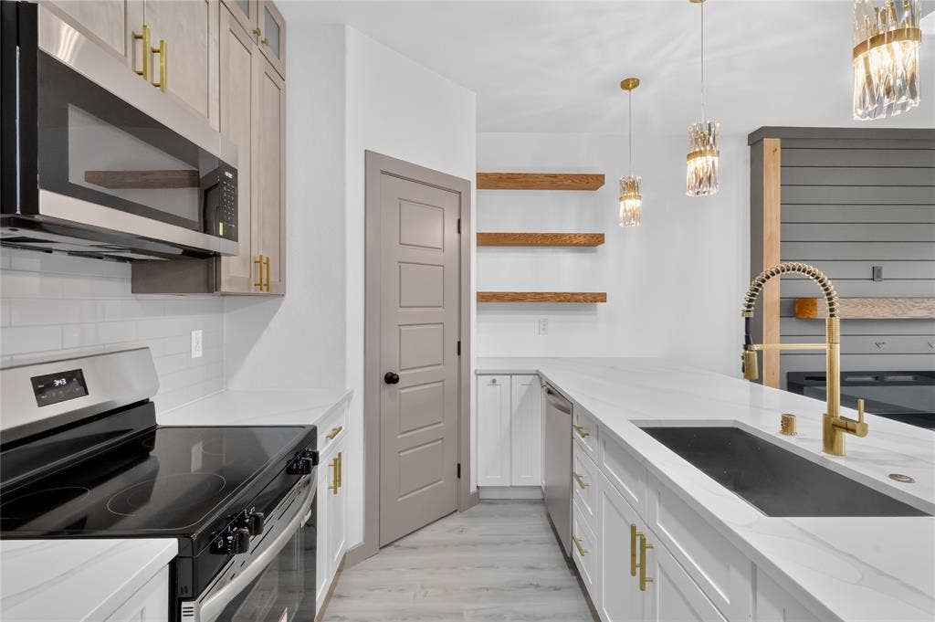 712 E 10th Street, Kemp, TX 75143 712 E 10th Street, Kemp, TX 75143