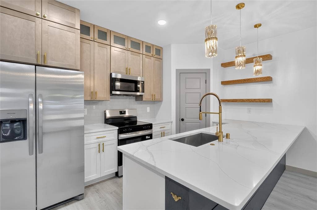 712 E 10th Street, Kemp, TX 75143 712 E 10th Street, Kemp, TX 75143