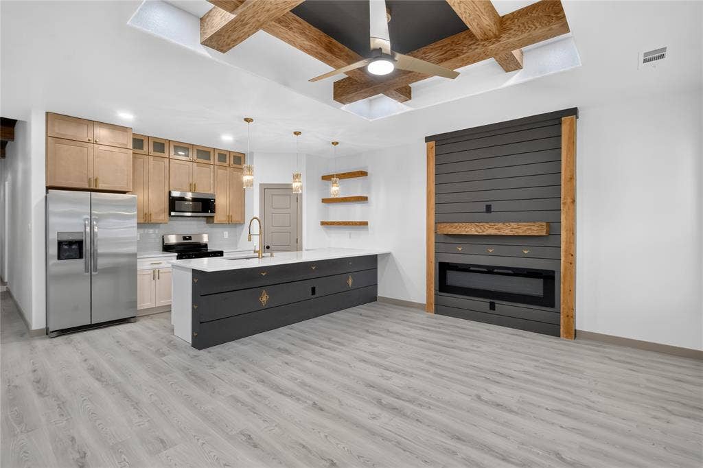 712 E 10th Street, Kemp, TX 75143 712 E 10th Street, Kemp, TX 75143