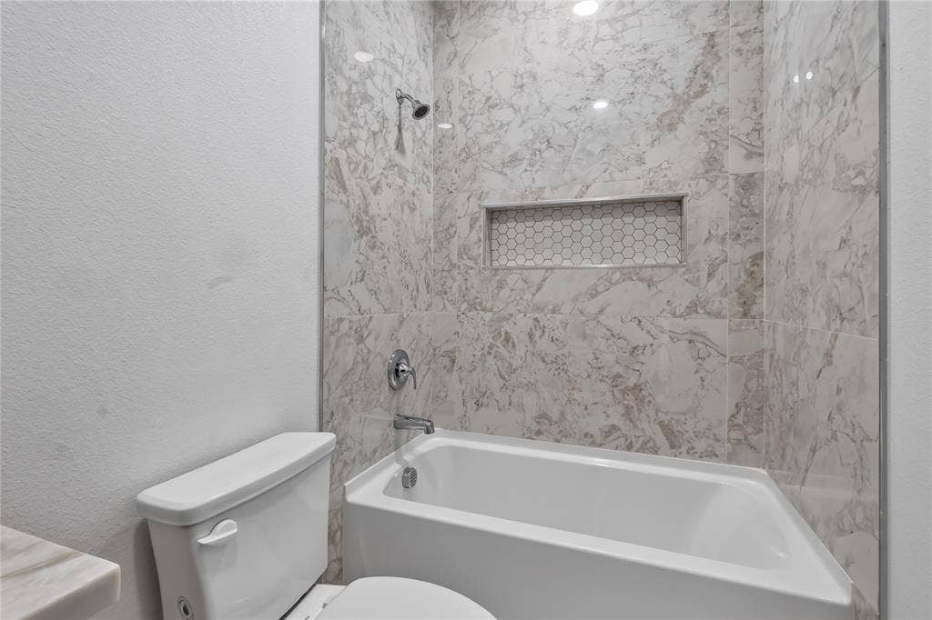 712 E 10th Street, Kemp, TX 75143 712 E 10th Street, Kemp, TX 75143