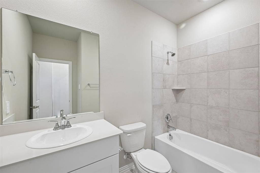 106 Decoursey Drive, Princeton, TX 75071 Photo is not of the actual home, but is an inspirational photo of builder’s model home and may depict options, furnishings, and/or decorator features that are not included.