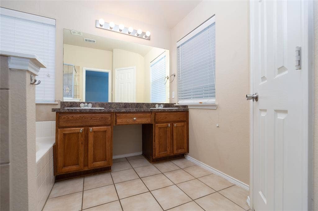 11938 Kingsville Drive, Frisco, TX 75035 11938 Kingsville Drive, Frisco, TX 75035