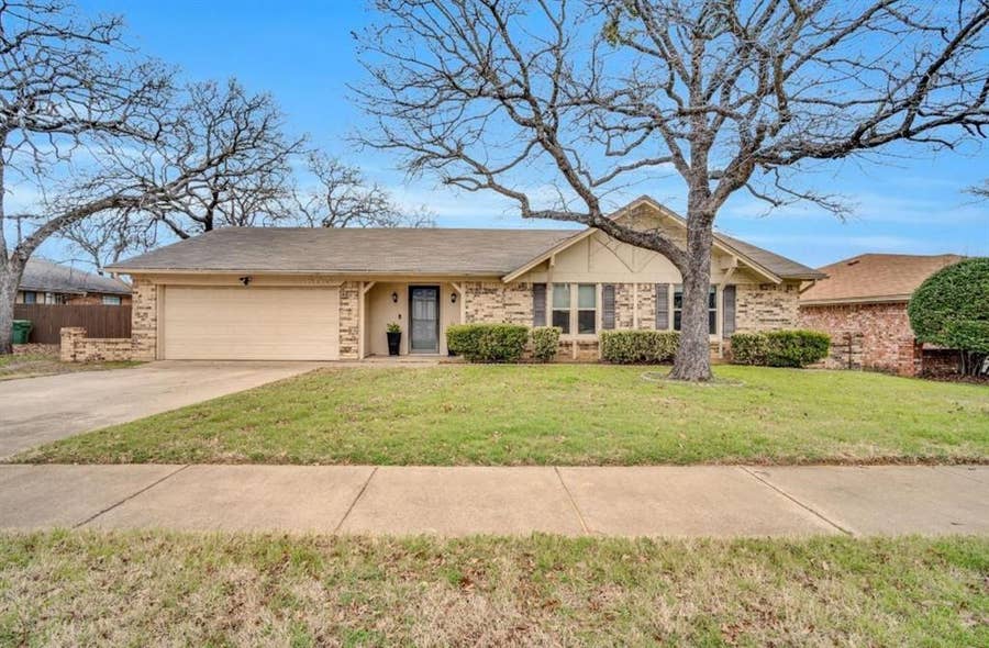 Property photo for 605 Steeplechase Drive, Bedford, TX