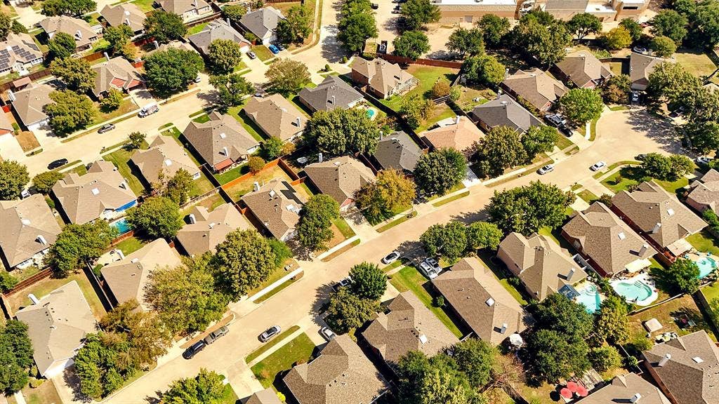 10112 Norman Court, Irving, TX 75063