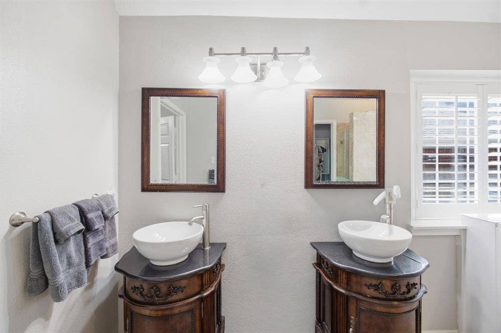 10112 Norman Court, Irving, TX 75063