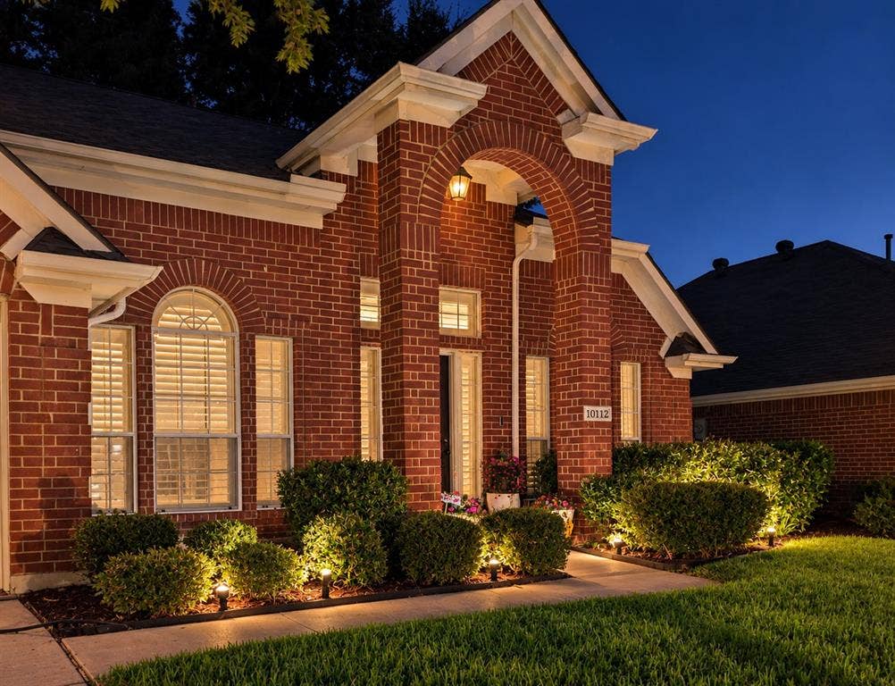 10112 Norman Court, Irving, TX 75063