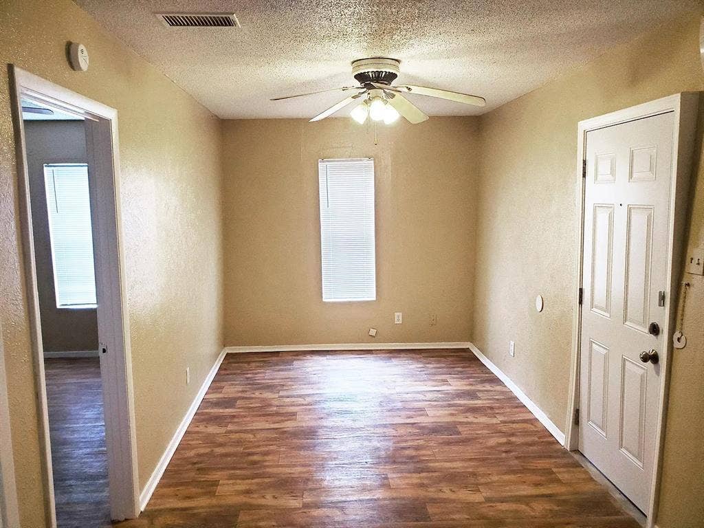 318 Overlook Drive, Midlothian, TX 76065