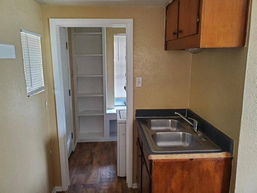 318 Overlook Drive, Midlothian, TX 76065