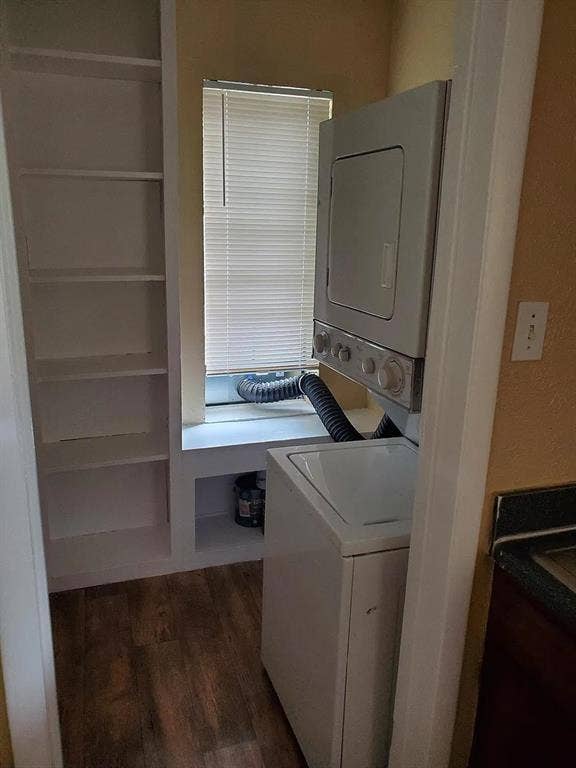 318 Overlook Drive, Midlothian, TX 76065
