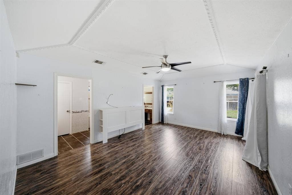 467 Harvest Glen Drive, Richardson, TX 75081 Primary BR with ensuite.Sliding door access to sunroom.