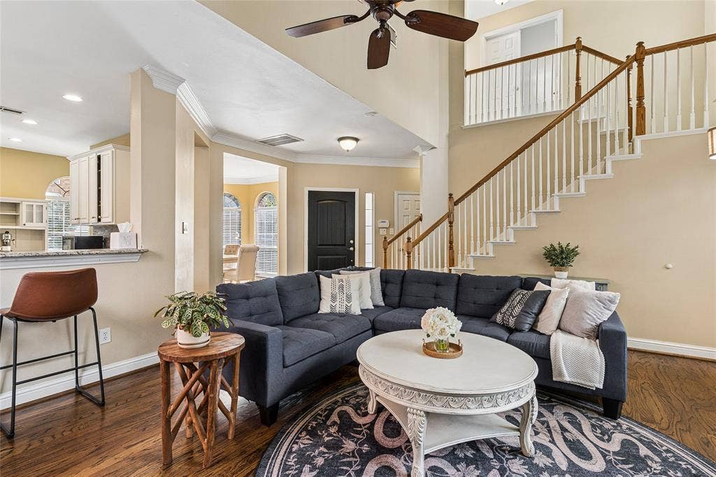8920 White Pine Lane, Dallas, TX 75238 8920 White Pine Lane, Dallas, TX 75238